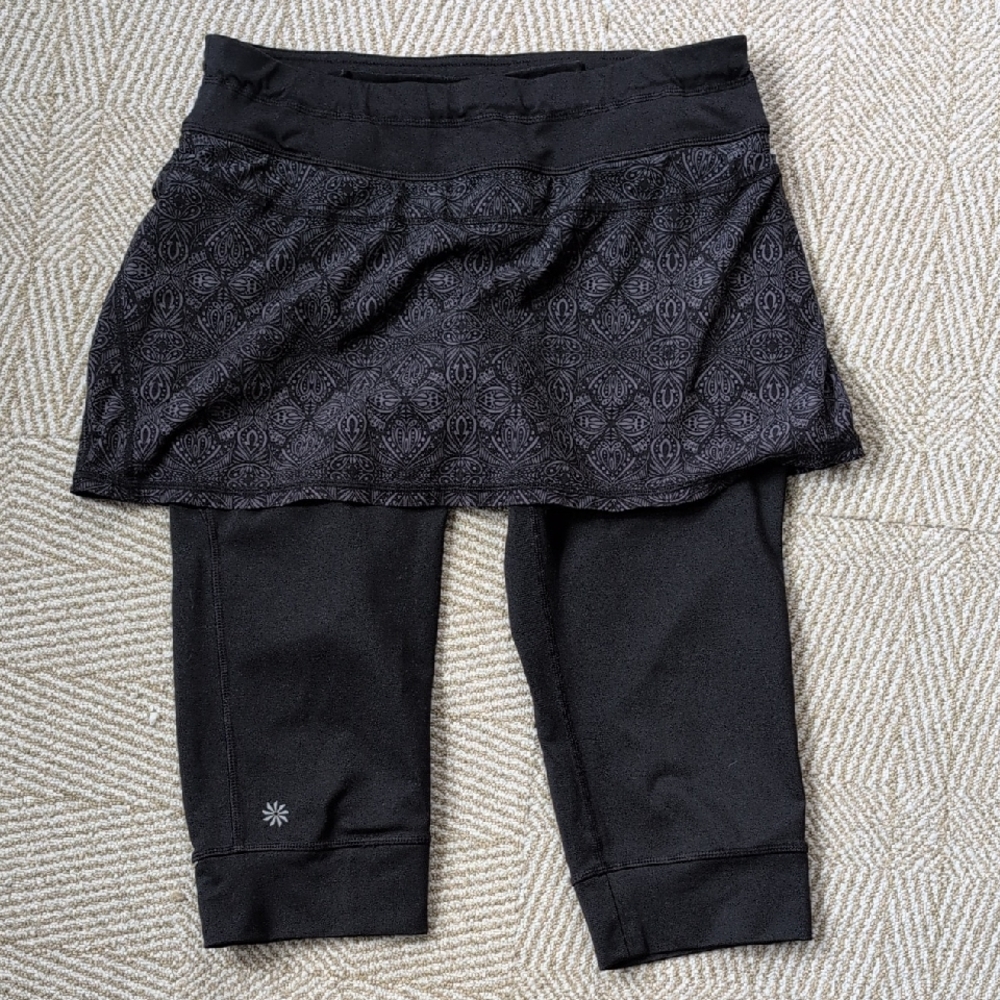 Athleta Black Skirted Capri Leggings Skort Yoga Dance Modest Swim Bottoms Sz M
